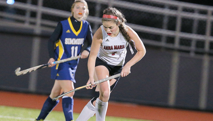 Dalbec Goal in Final Minute Leads Field Hockey to 3-2 Win against Lasell