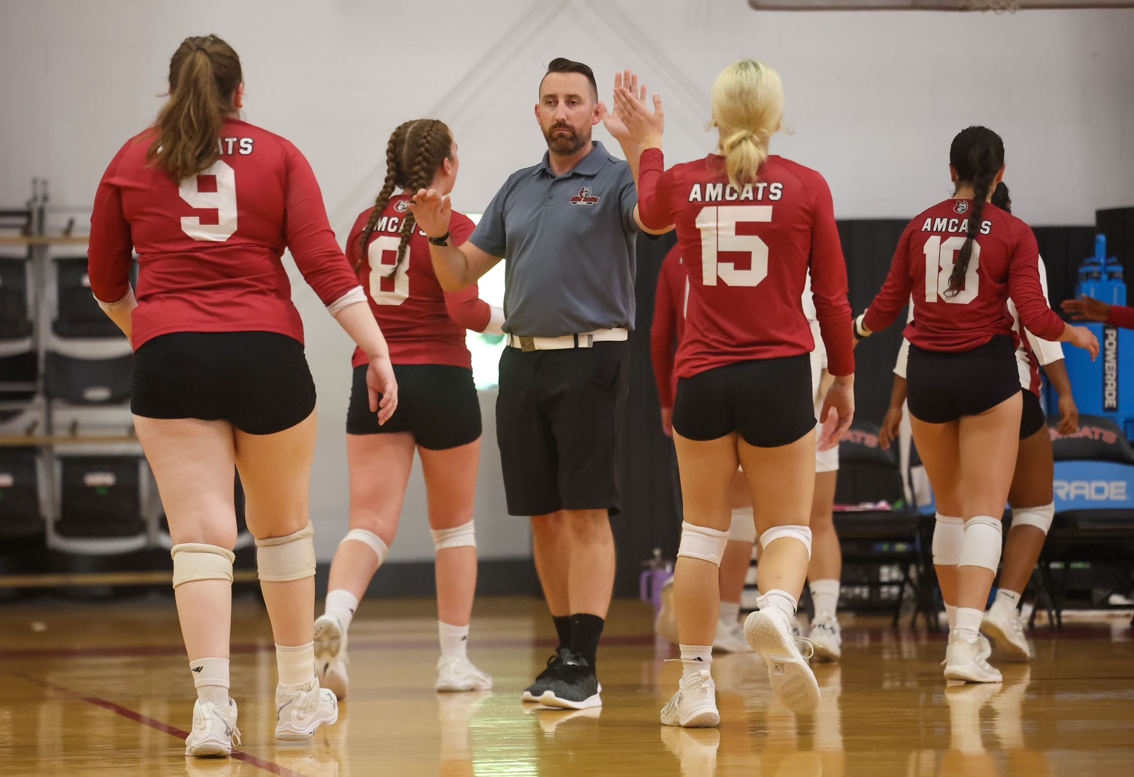 Volleyball Splits During Home Tri-Match