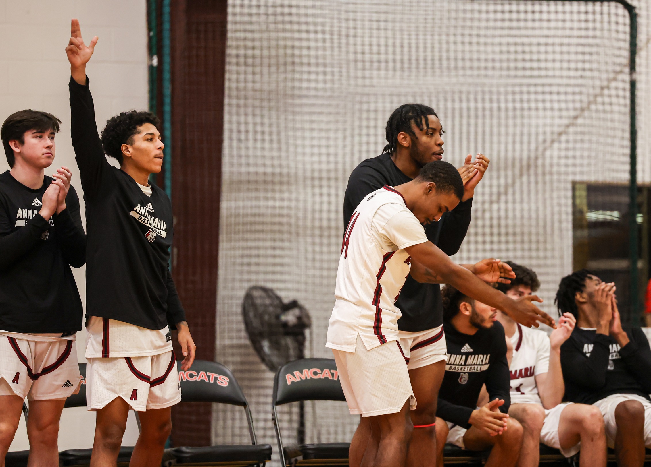 Men&rsquo;s Basketball Shoots Past Bulldogs 81-66