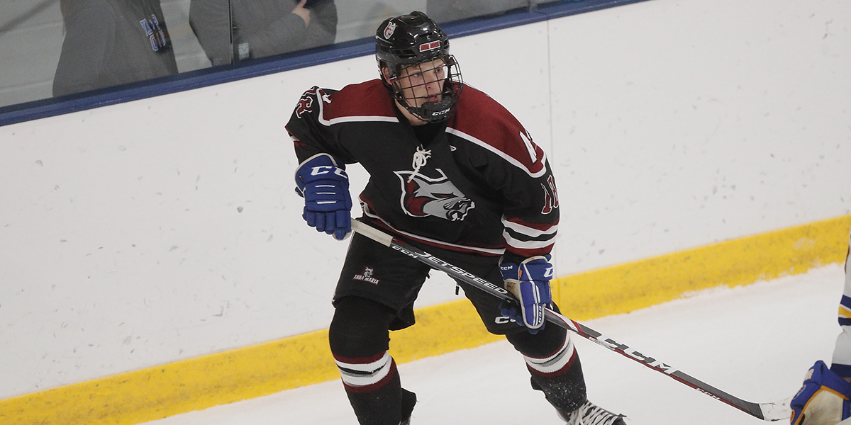 Freshman forward Braeden McKinnon (Holland Landing, ON)
