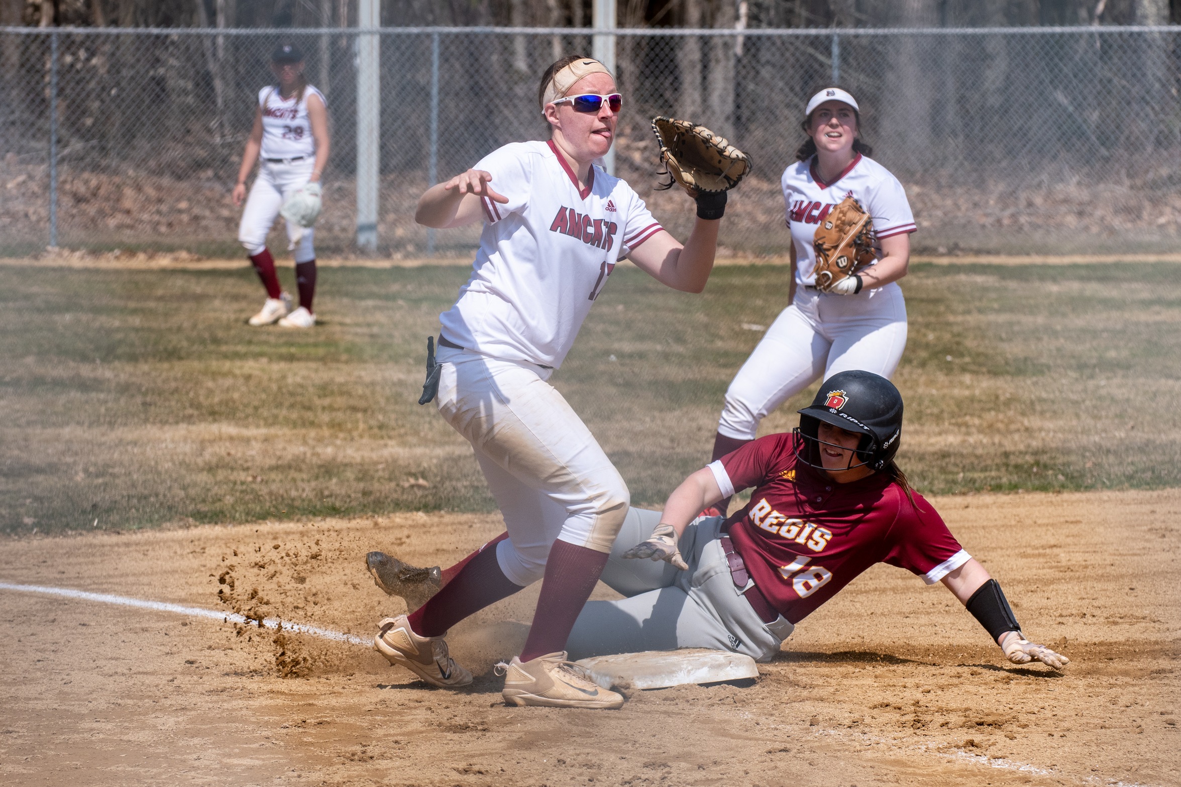 Cougars Sneak Past Softball 3-2