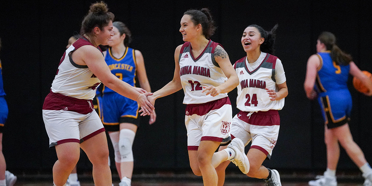 Women&rsquo;s Basketball Rolls Over Bulldogs