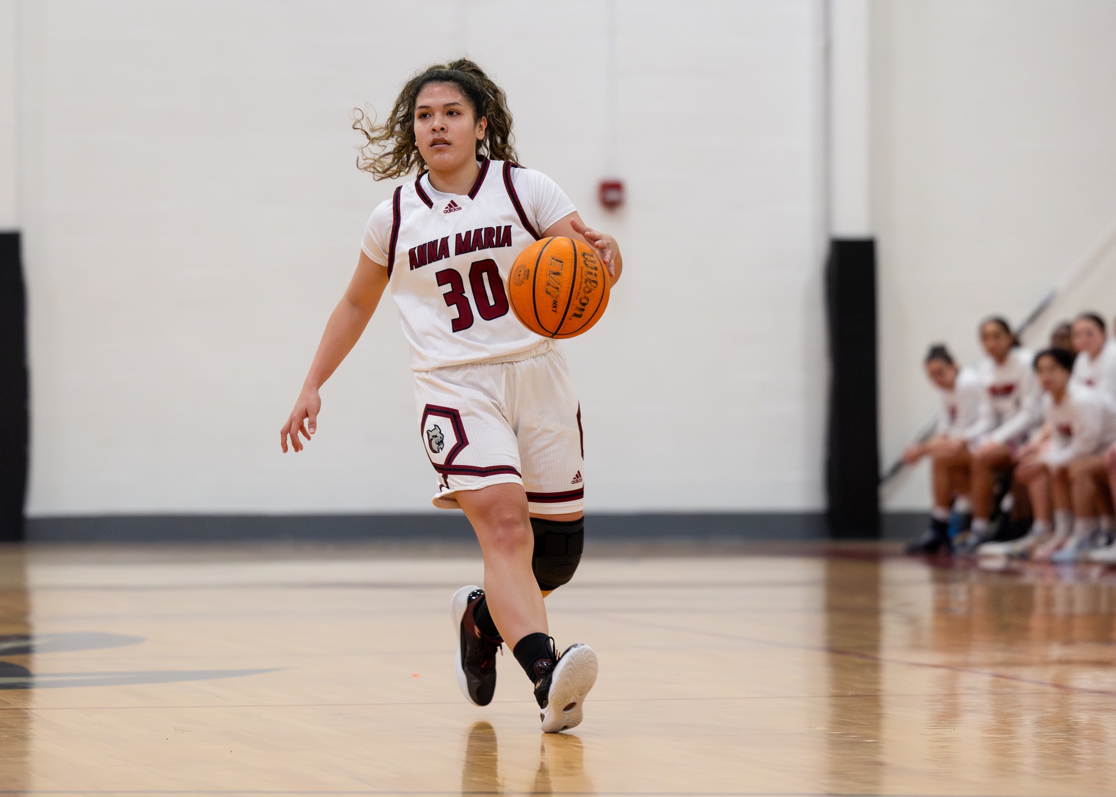 WOMEN'S BASKETBALL DOMINATES DEAN COLLEGE IN ROAD VICTORY
