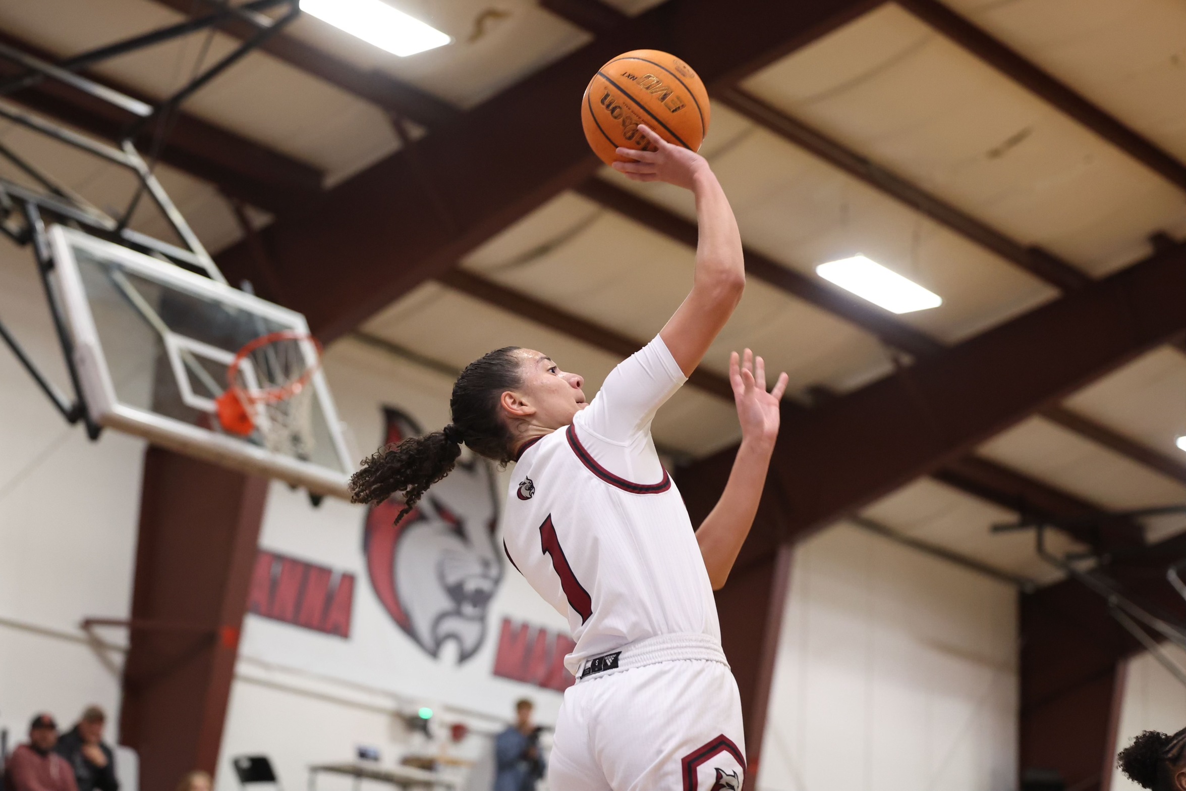 WOMEN'S BASKETBALL PICKS UP FIRST GNAC WIN OF THE SEASON OVER PILGRIMS