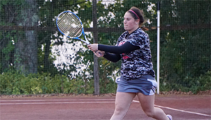 Blue Jays Soar Past Tennis, 9-0