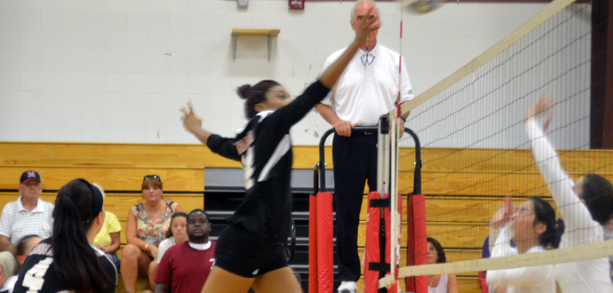 Worcester State Tops Volleyball, 3-0
