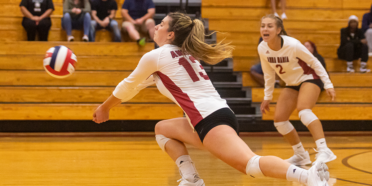 Junior outside hitter Sarah Burt (Plymouth, MA)