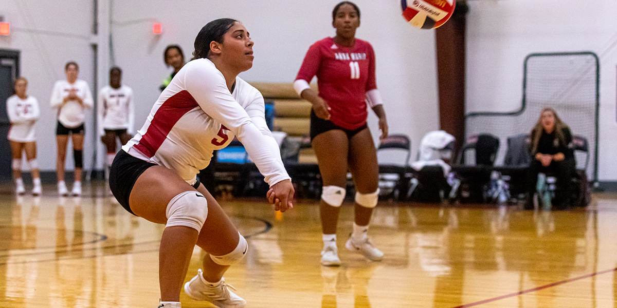 Senior Merlyne Gil had a season-high three kills