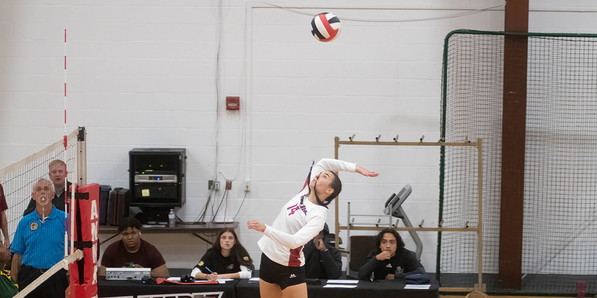 Senior outside hitter Bella Kozciak (Westfield, MA)